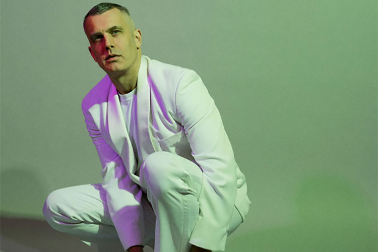 Joel Gibb (The Hidden Cameras), one man shows en diciembre