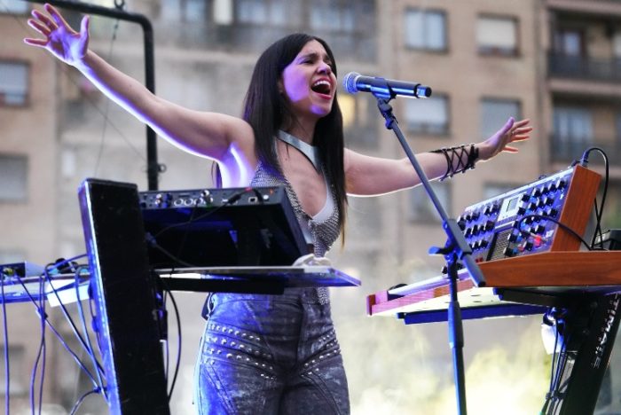 Isleña Antumalén y Javiera Mena unidas en el himno queer “Madrugadas de nada”