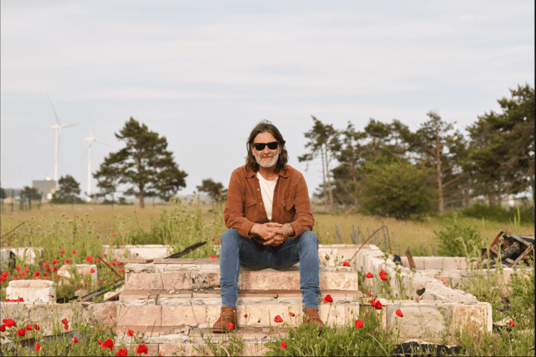 “Terciopelo azul”, adelanto del nuevo disco de Quique González