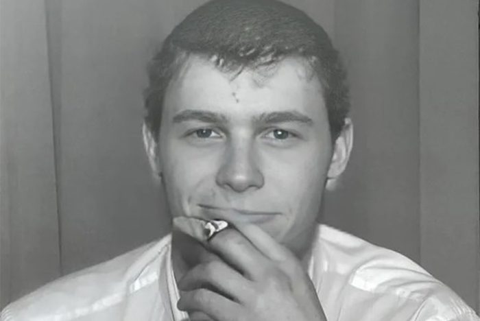 Arctic Monkeys están de vuelta con la benéfica "Opening Night”