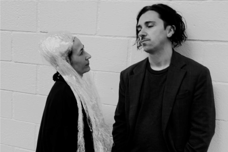 Caballos Yonkis junto a Cristina (El Columpio Asesino) en “Arde”