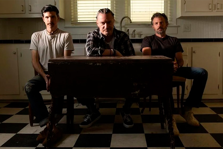 Mike Patton se une a The Avett Brothers para “AVTT/PTTN”