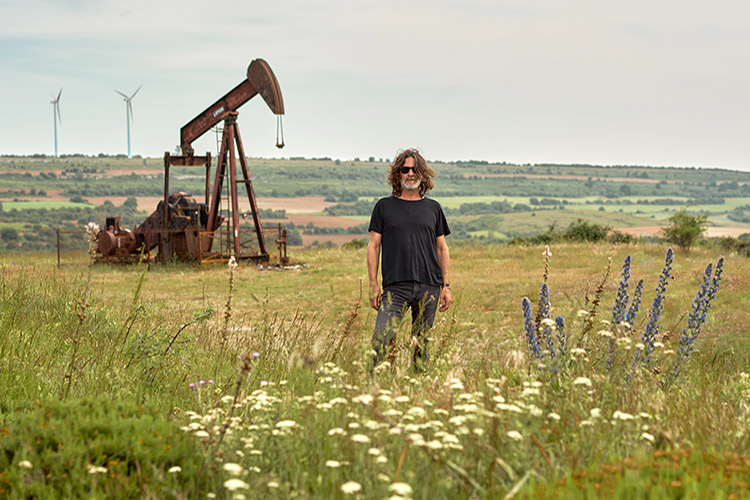 Quique González y Gorka Urbizu entrelazan sus voces en ”De verdad lo siento”