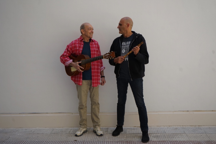 Radio Tarifa vuelven rodeados de amigos con “La Noche”