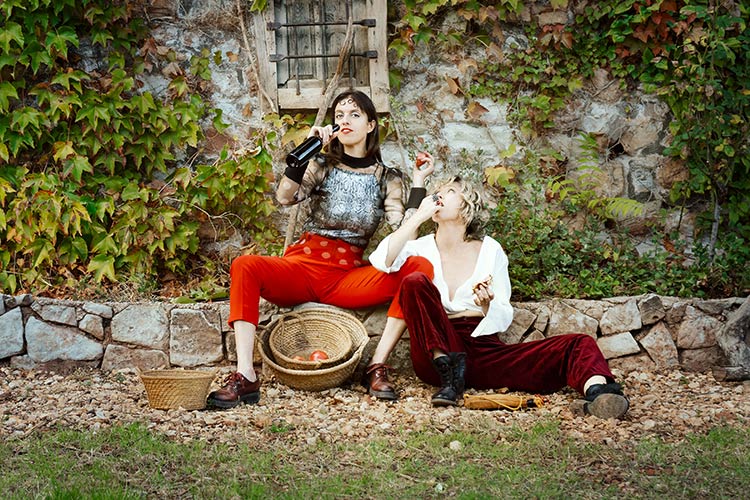 Karmento y Le Parody suman talentos en “Mandamientos para la buena vida”