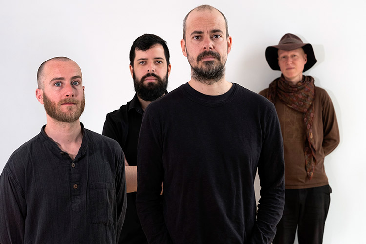 “Buscamos abrir puertas para que entre la claridad”