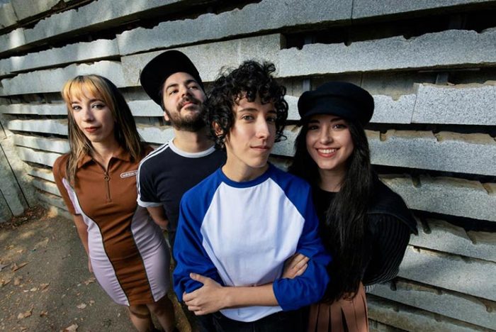 “La vida es demasiado corta y hostil como para tomárnosla en serio”