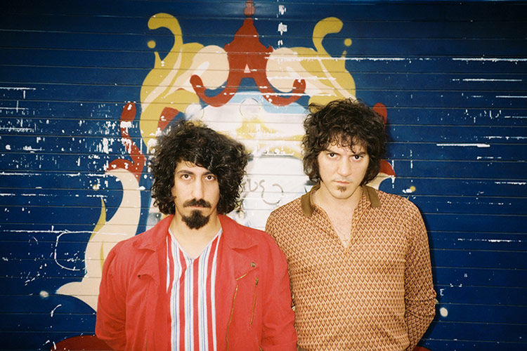 “En Juventude afrontamos la realidad desde el surrealismo y la performance”