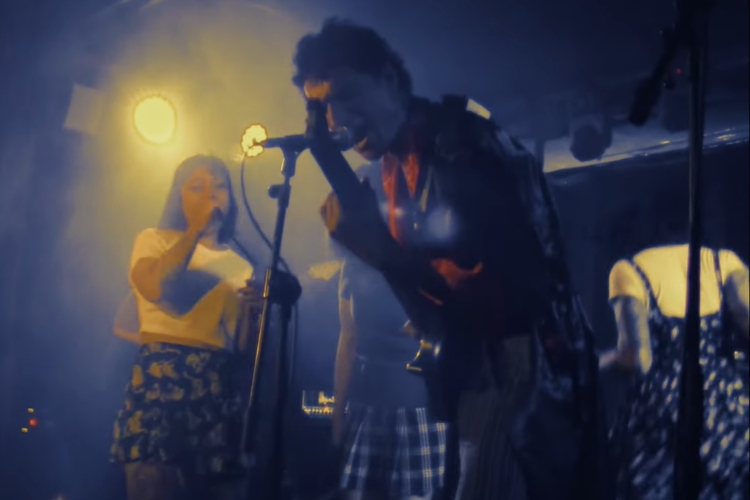 “Rutina", la colaboración de Bernal con Fin del Mundo