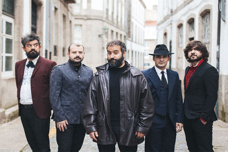 Familia Caamagno publica “De paseo en Portugal”