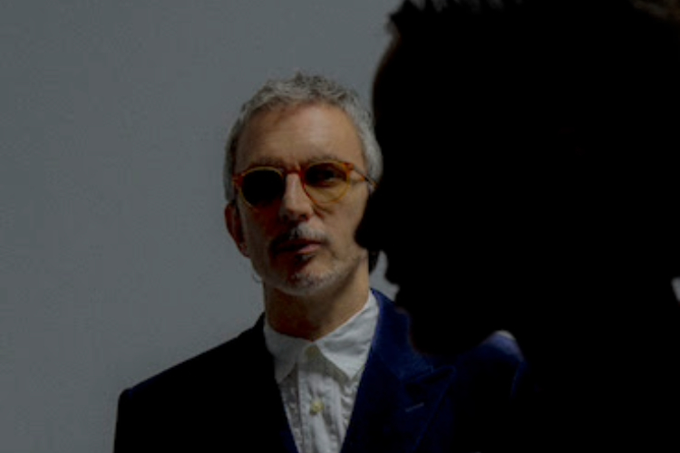 Xoel López anticipa su próximo álbum con “Sombras Chinas”