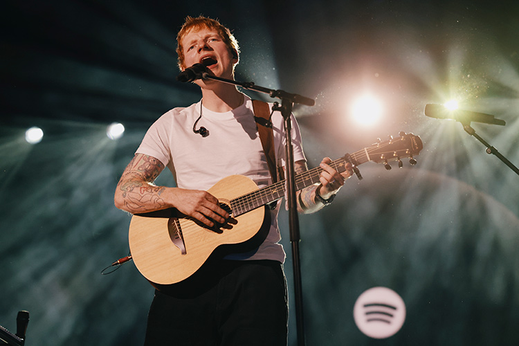 Ed Sheeran y su “Billions Club Live: A Concert Film”