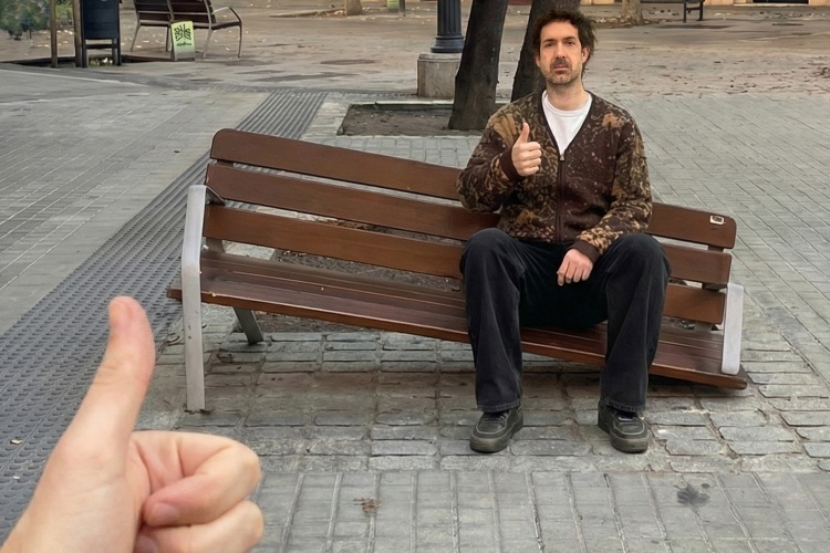 Alavedra muestran su lado más introspectivo en “Hay gente”