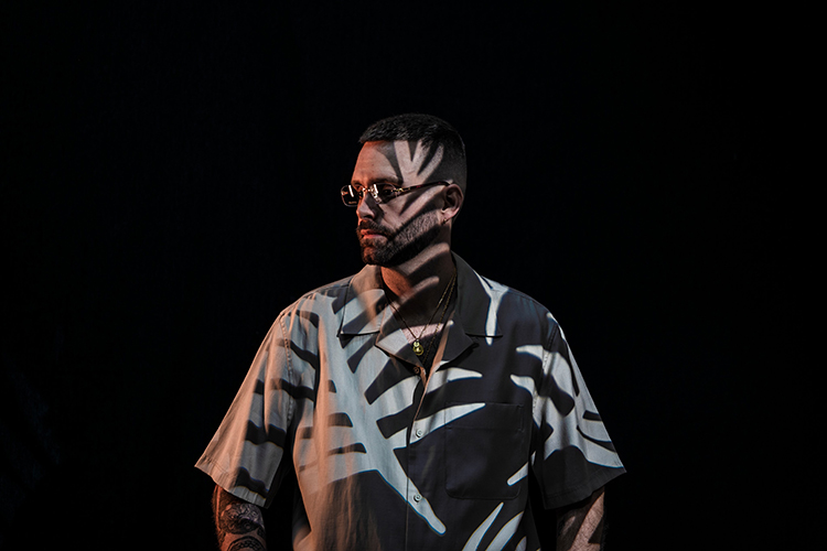 “El mayor depredador del arte es el ego del artista”