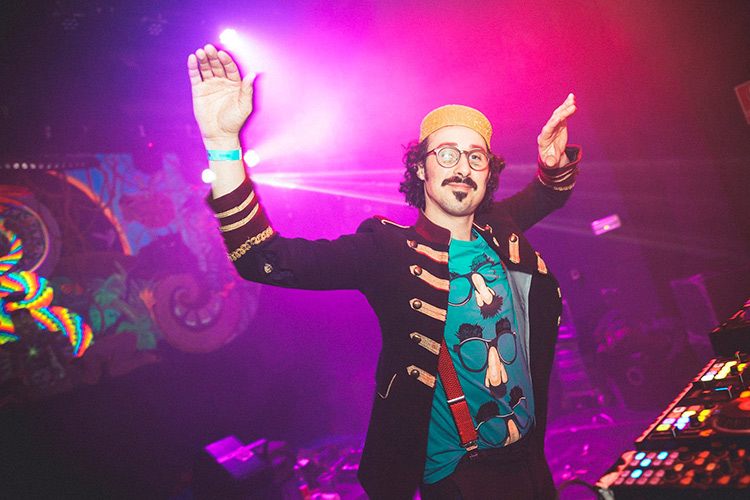 DJ Groucho celebrará su décimo aniversario al frente de las Balkan Party!