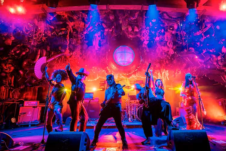 Juno Reactor interpretarán en directo la música de “The Matrix”