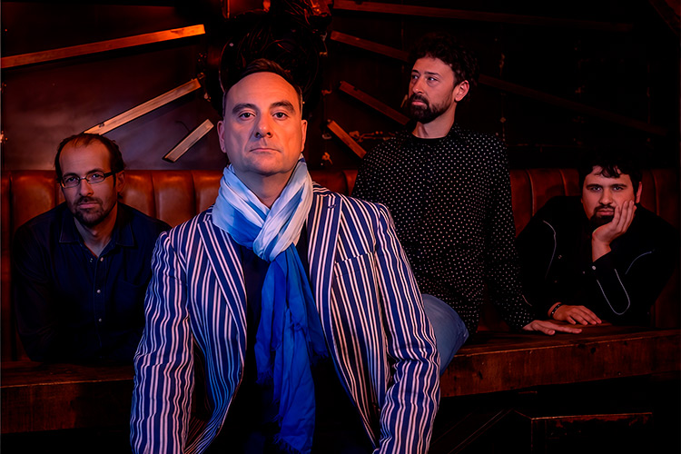 “Nos encanta ser raritos o frikis”