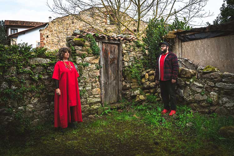 Casapalma y Alana colaboran en “Bota'la aña”