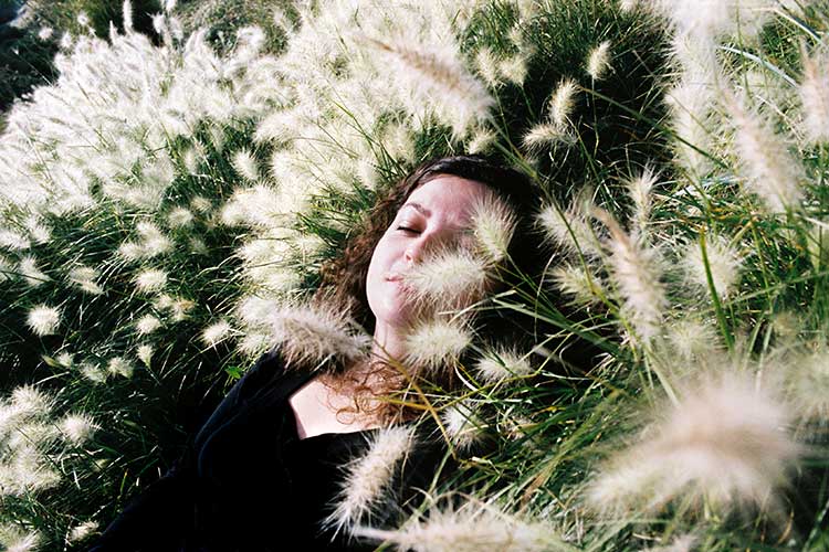 M Train presenta su nuevo single “Sleeping Means Leaving”