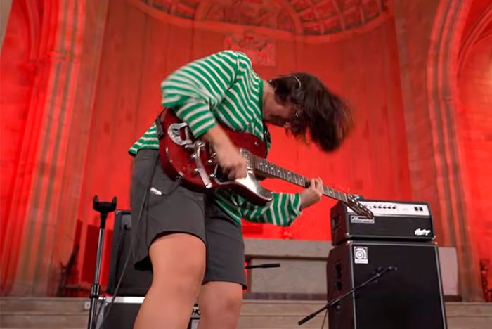 Aiko el grupo siguen combinando rabia y energía en “el aWard es para”