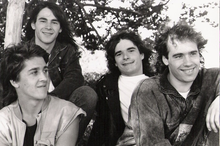 Su Ta Gar “Jaiotze Basatia”: 35 años de  la piedra angular del metal en euskera