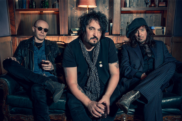The Sideshows, grupo con miembros de Hanoi Rocks o Role Models
