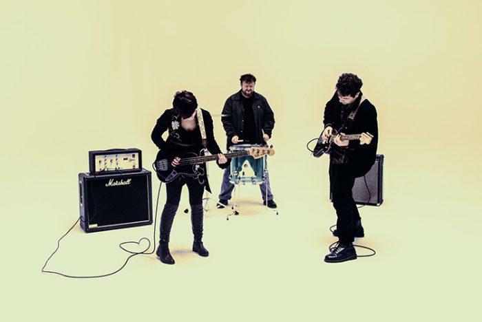 Estrenamos el videoclip de ”La Polilla”, reciente single de LAVIC