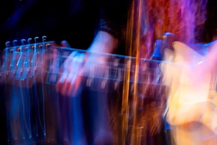 Estrenamos el videoclip de “Days Go By” de The Twin Rebels