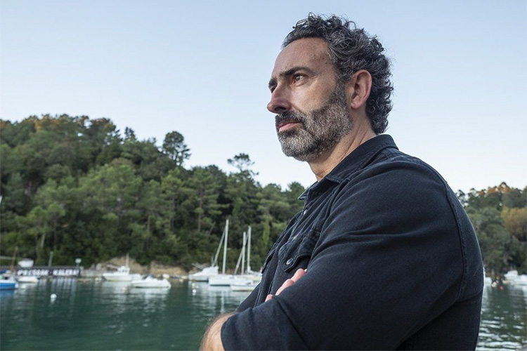 Entrevistamos al escritor Jon Bilbao con motivo de la edición de “Antes del volcán”