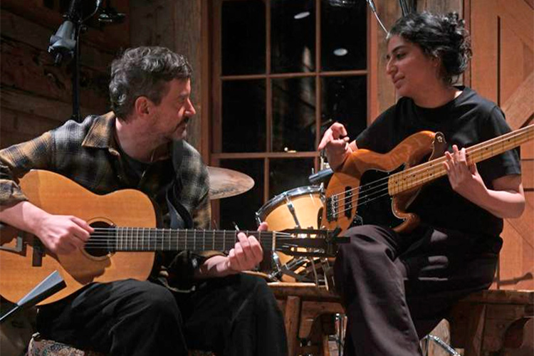 Bonobo estrena dos singles con una colaboración con Arooj Aftab
