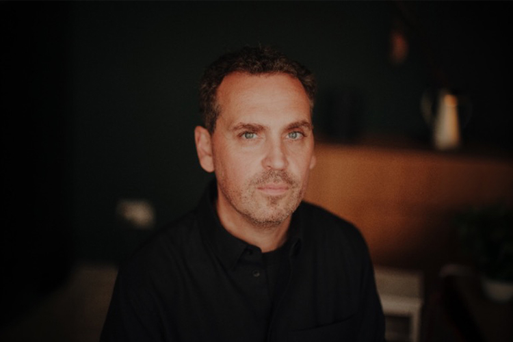 James Ellis Ford anuncia nuevo álbum en solitario con “Overtones”