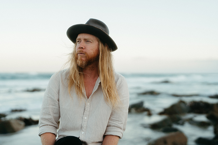 Stu Larsen presentará “Solitude” en Barcelona