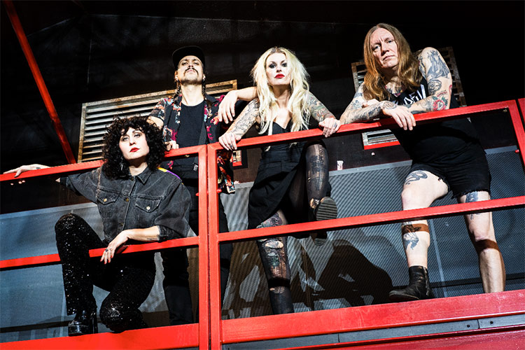 The Baboon Show se ponen muy serios en “Red”